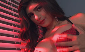Irresistible Big Titted Arab Mia Khalifa Nude
